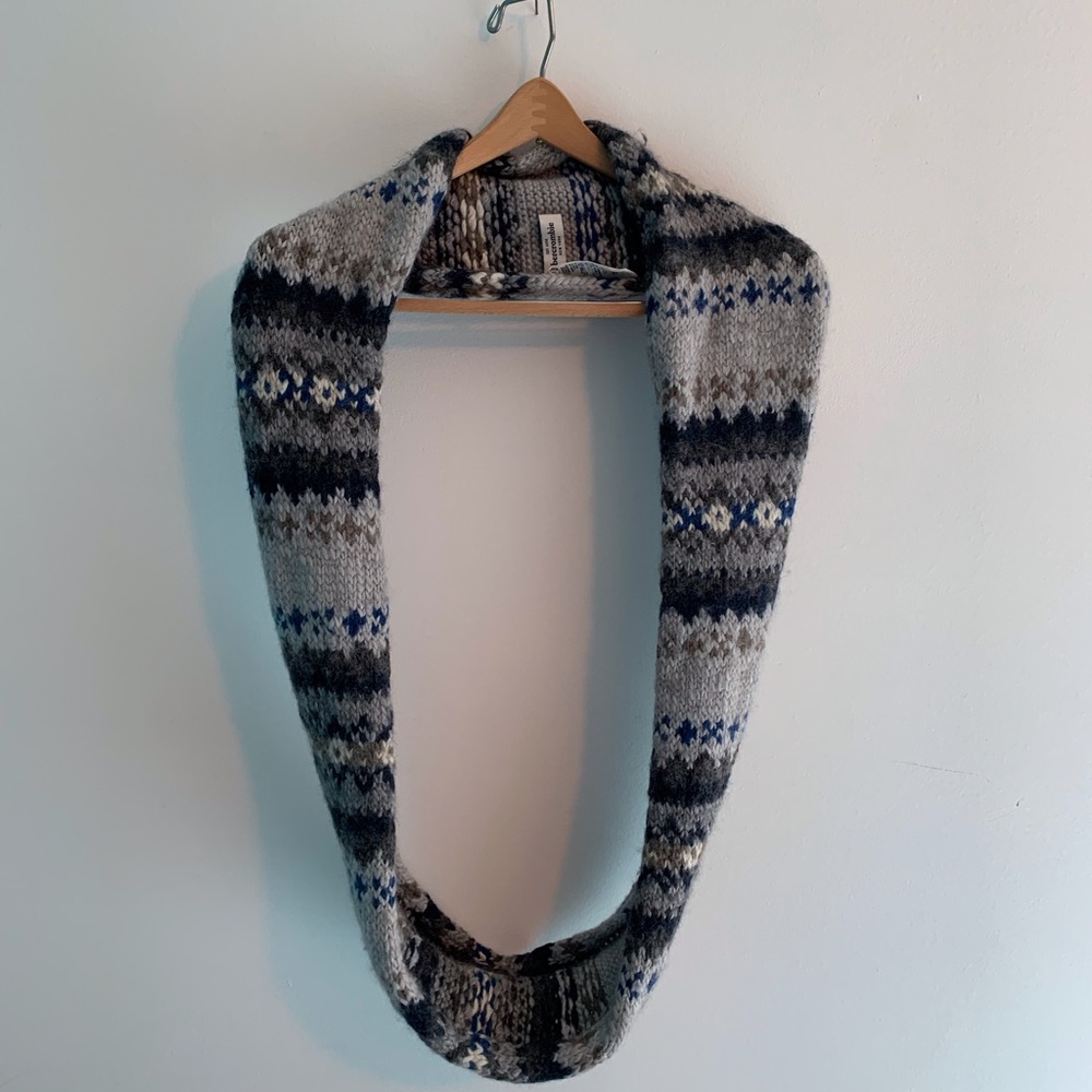 Infinity Scarf - Picture 2 of 3